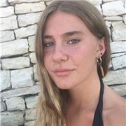 Ragazza diplomata quest‘ anno offre il il tempo libero per ripetizioni di elementari medie e superiori